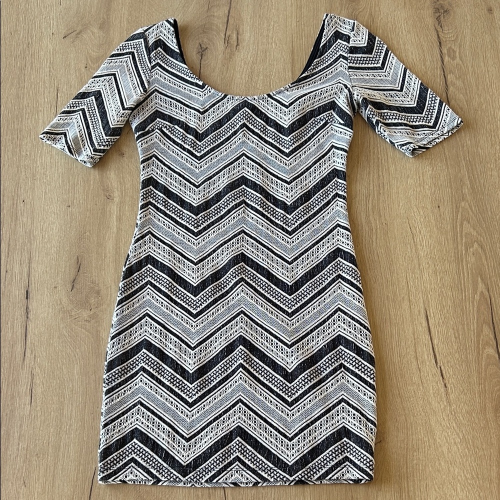 Soprano Black and White Chevron Mini Dress